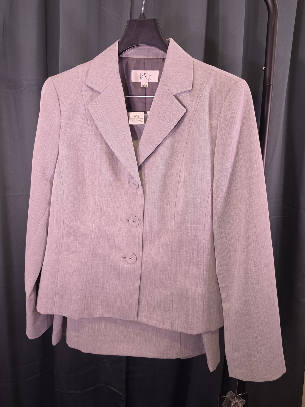 Le Suit Women's Light Gray Suit With Blazer and Skirt